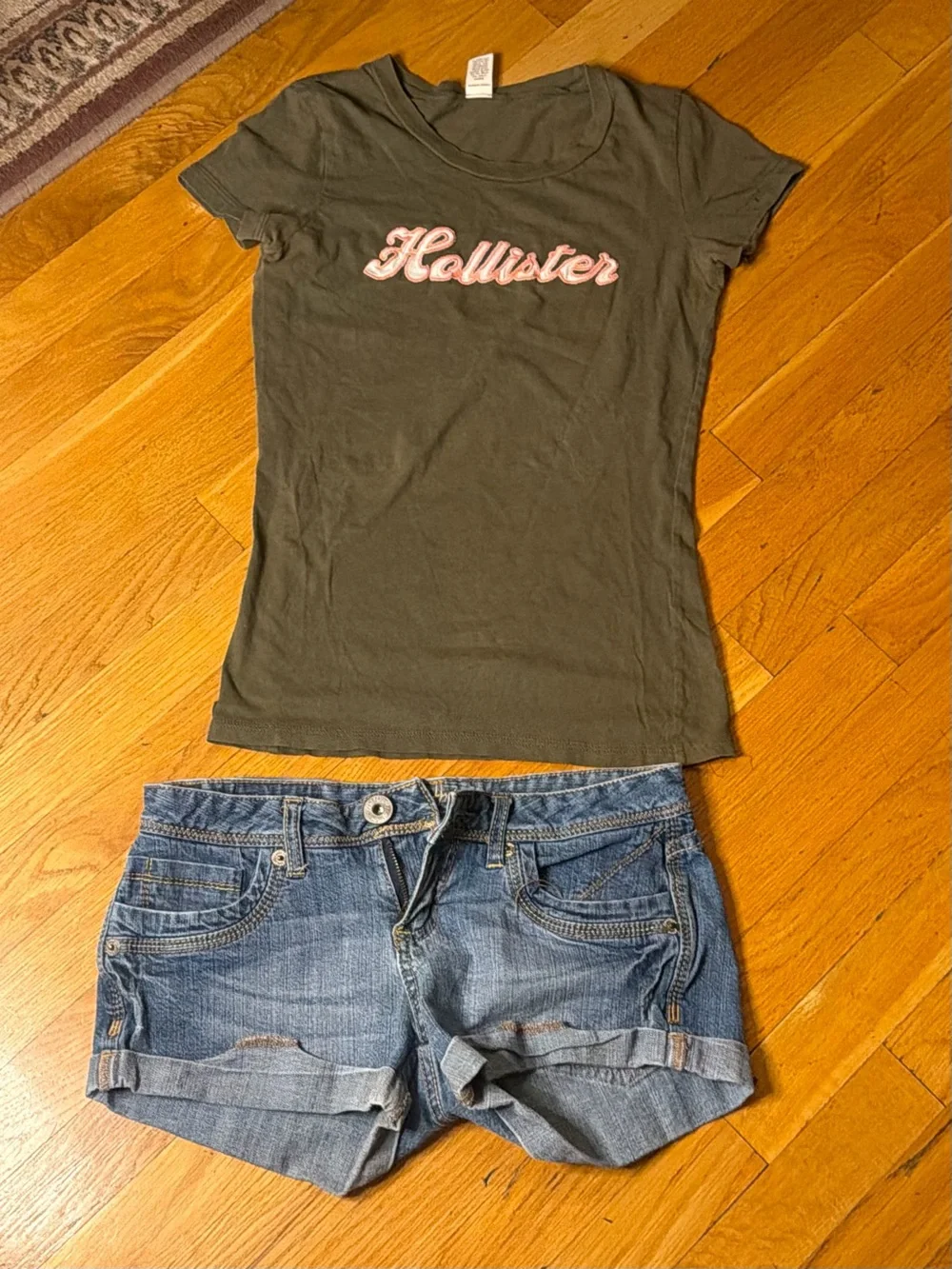 Rare vintage Y2K Amethyst Jeans ultra-low-rise denim shorts in a medium-wash blu